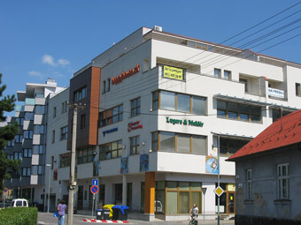 Administratívne a polyfunkčné budovy